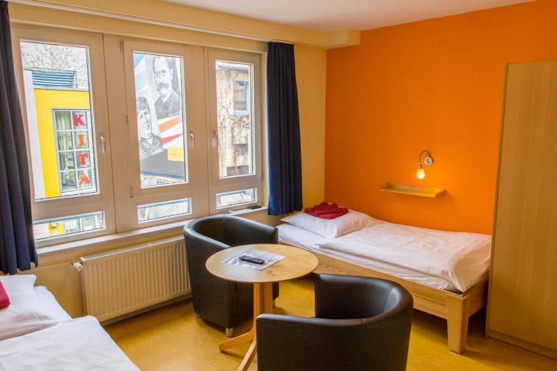 Twin Room - Disability Access image 2