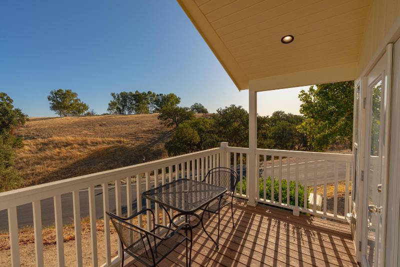 Queen Studio image 3