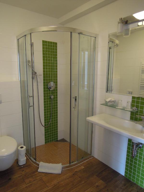 Quadruple Room image 2