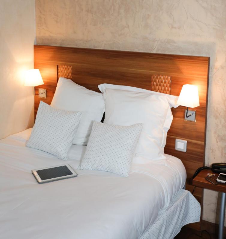 Standard Double Room image 1