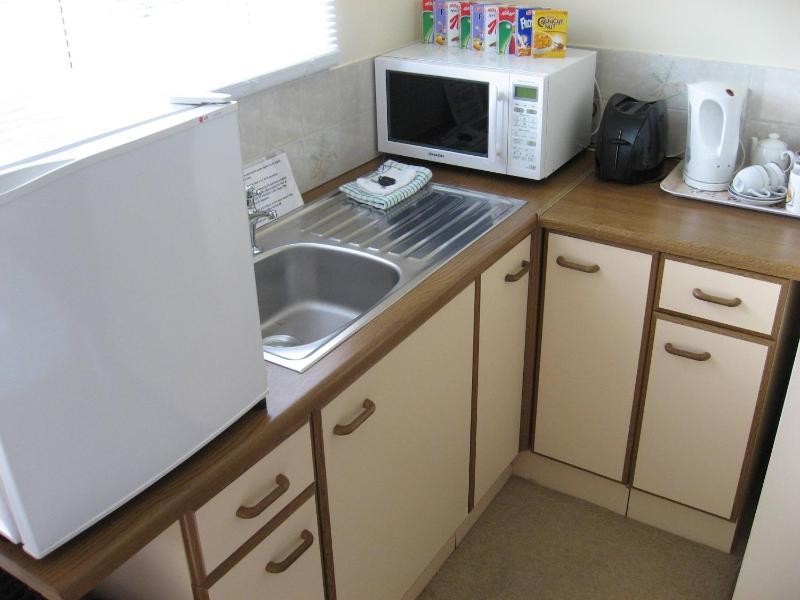 Twin Room image 3