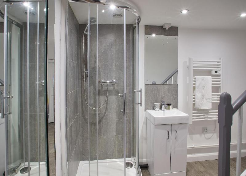 Host & Stay | Osborne House - image 12