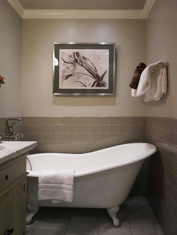 King Room image 4