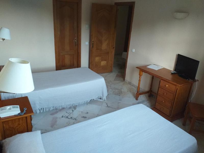 Quadruple Room (4 Adults) image 2