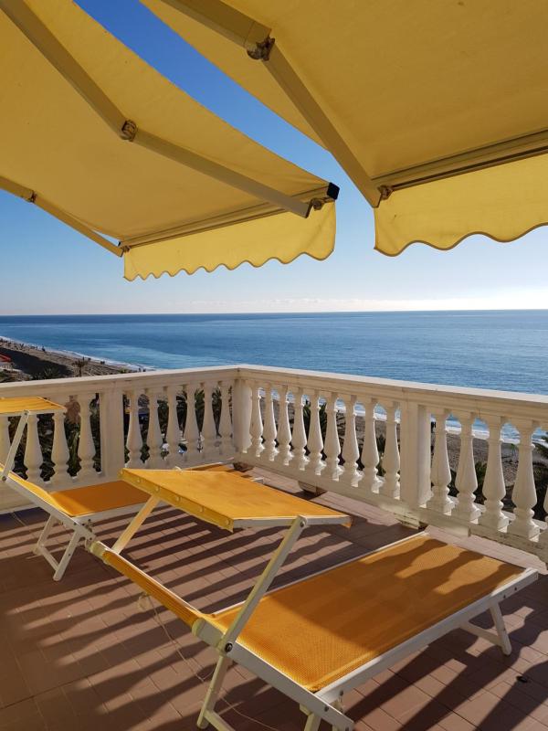 Penthouse Apartment - Sea Front image 3