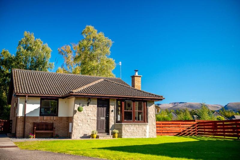 Deluxe two bedroom house Pet Friendly image 1