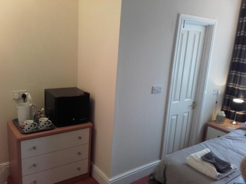Standard Double Room image 3