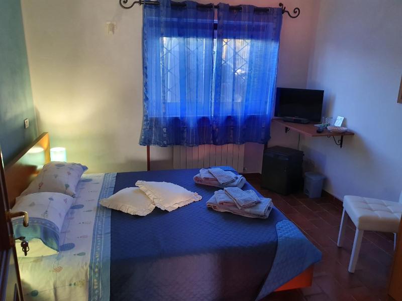 Double Room with Private External Bathroom image 2