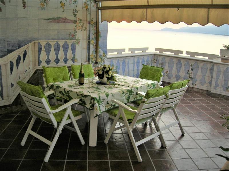 Deluxe Two-Bedroom Apartment image 1