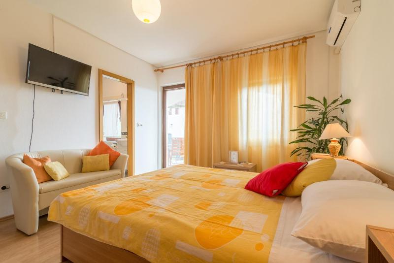 Apartments Bepina - image 5