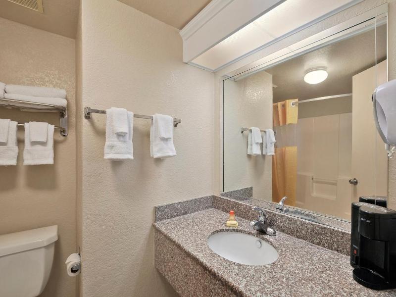 Double Room with Two Double Beds image 2