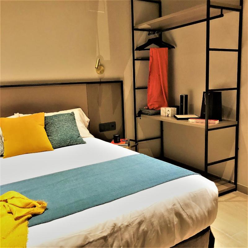 Double Room with Patio image 1