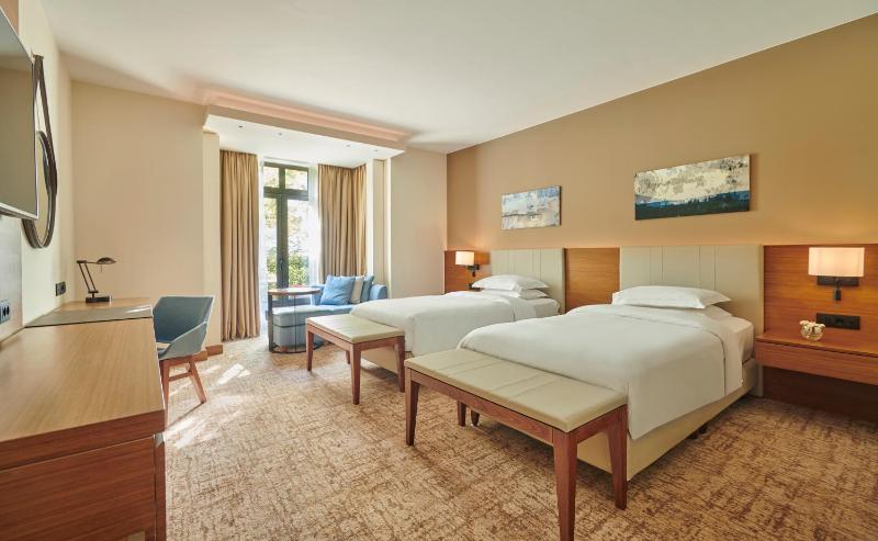 Twin Room image 3