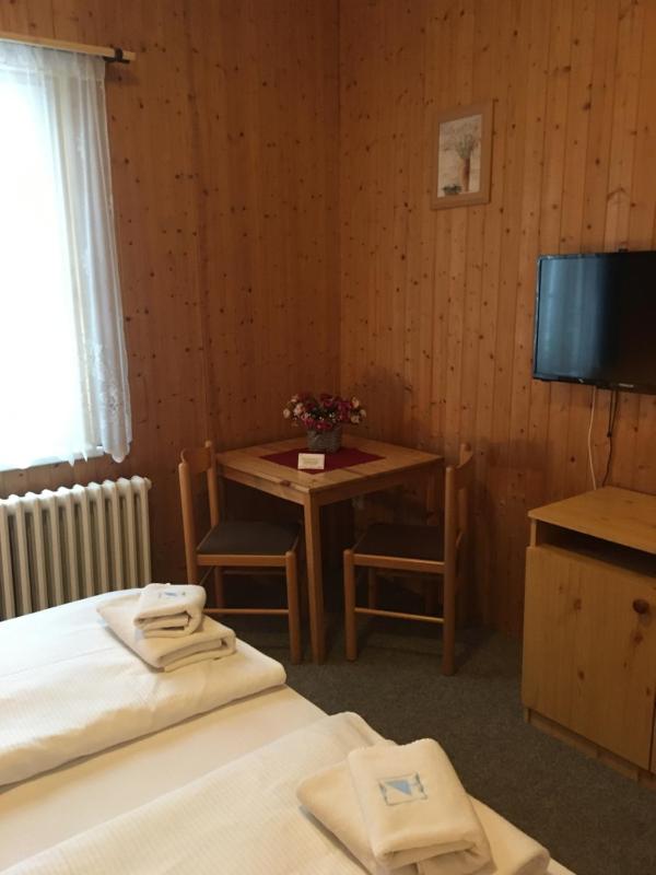 Double Room image 4