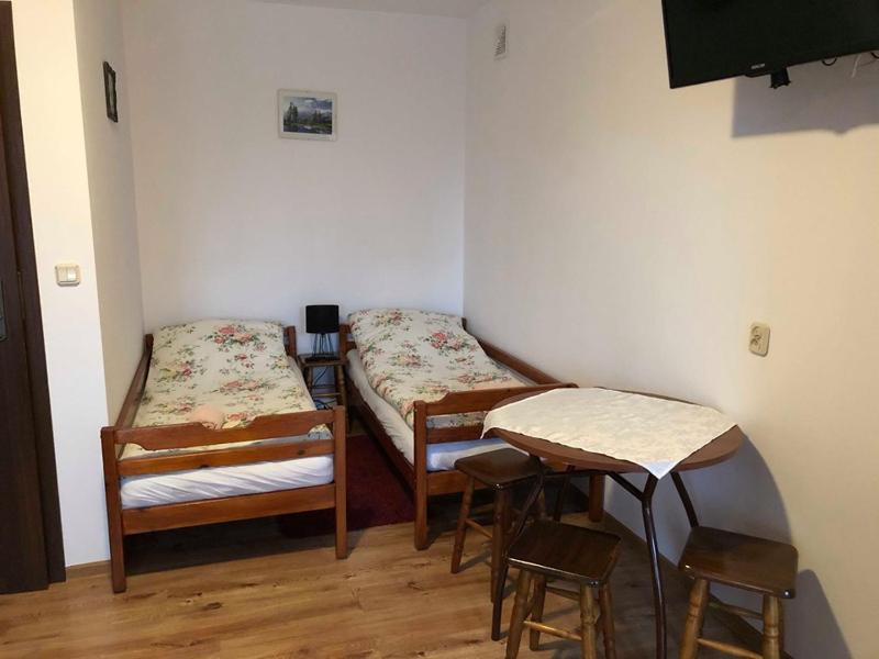 Standard Quadruple Room image 2