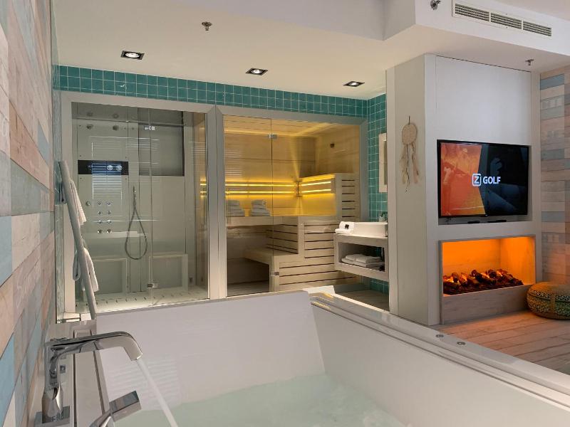 Ibiza Suite with Private Sauna image 2