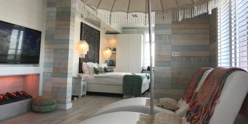Ibiza Suite with Private Sauna image 4