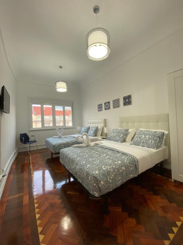 Superior Twin Room image 3