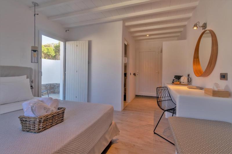 Zen Secluded Room with Sea and Mountain View  image 3