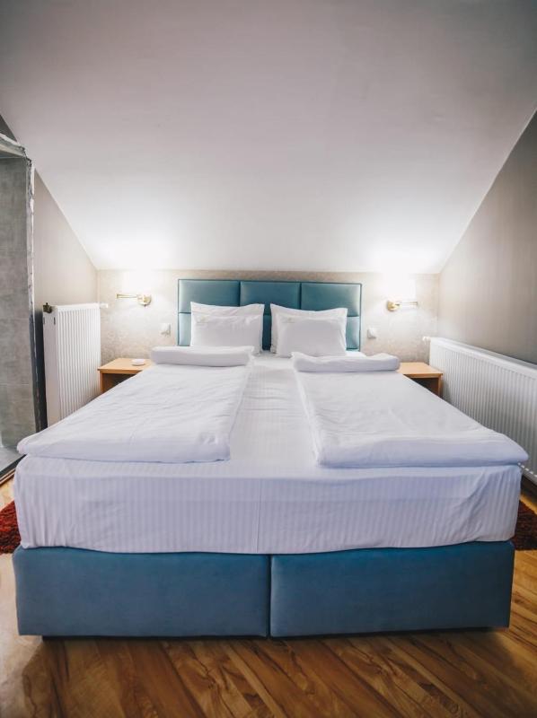 Triple Room with Terrace image 4