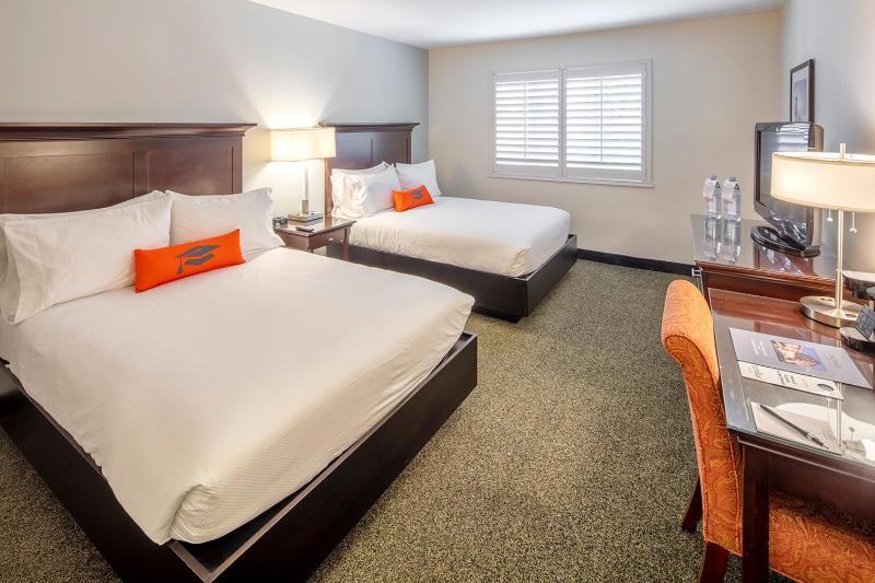 2 Double Beds, Non-Smoking image 2