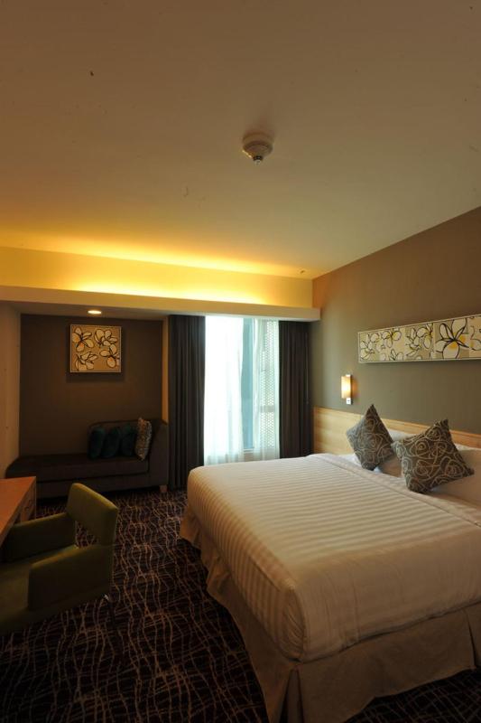 Executive Room image 2