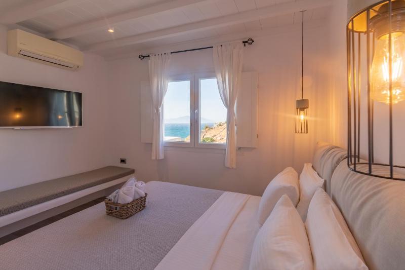 Zen Secluded Room with Sea and Mountain View  image 2