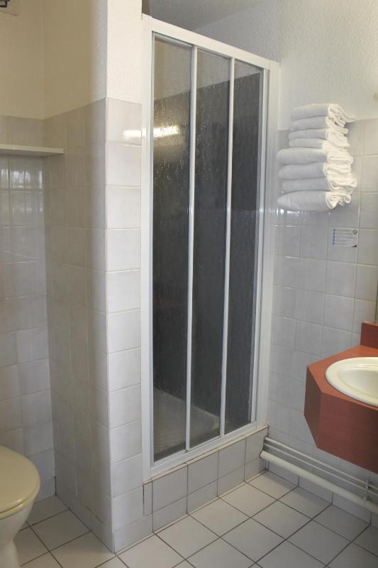 Quadruple Room with One Double Bed and Two Single Beds image 2