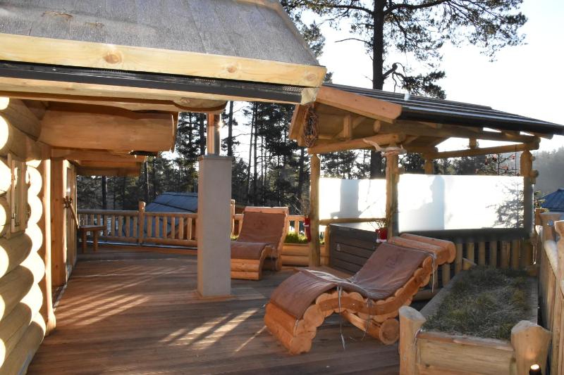 Deluxe Double or Twin Room with Garden View image 3
