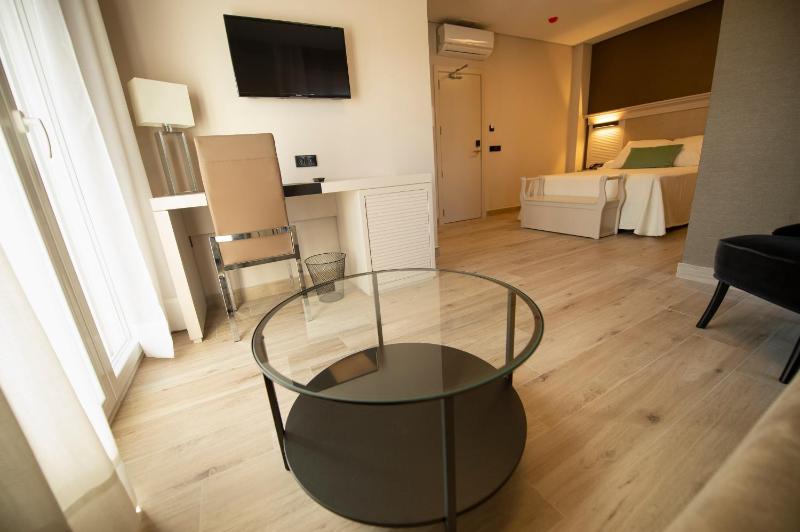 Hotel y Apartamentos Diufain - image 49