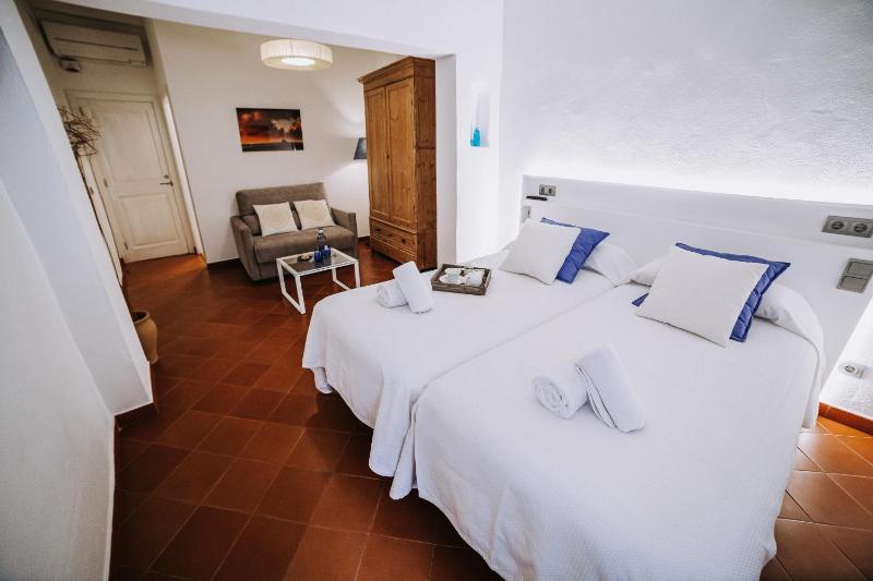 Petit Hotel 5 Fars - image 17