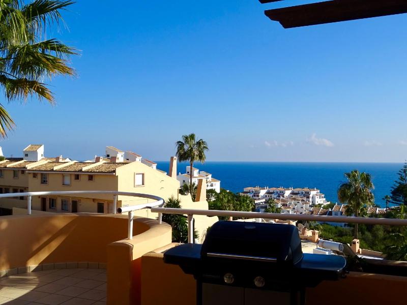 Malibu Mansion Club la Costa World with Sea View and hydromassage bath in Mijas Costa - image 2