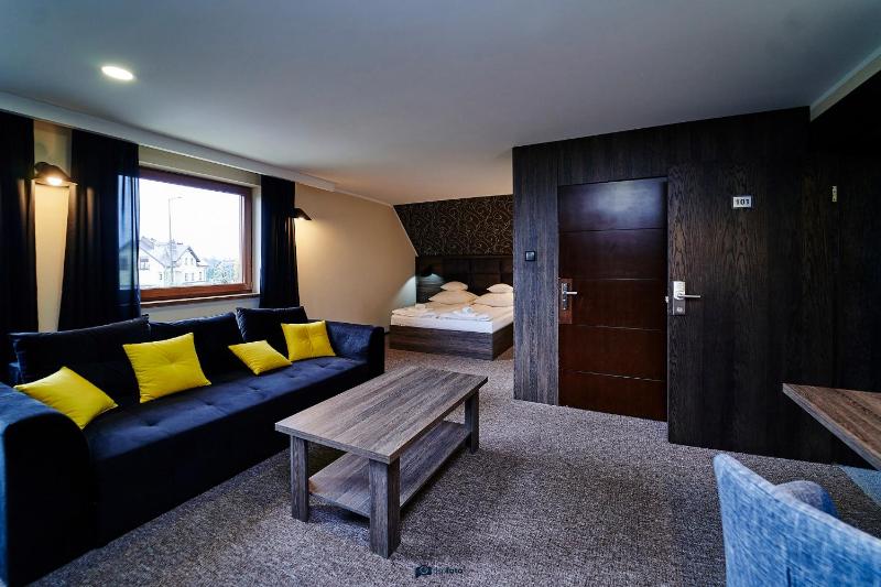 Standard Triple Room image 2