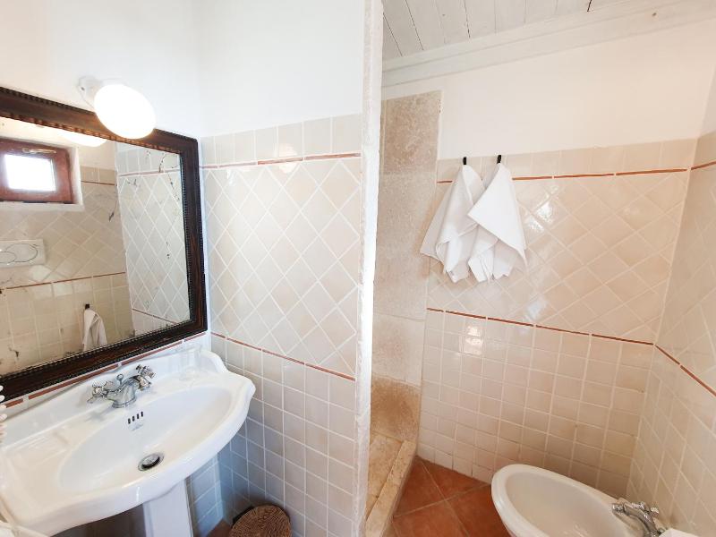 Standard Double Room image 3