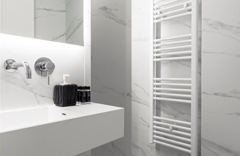 One-Bedroom Apartment with Patio image 4