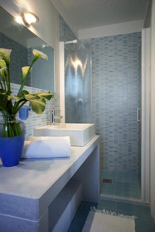 Triple Room with Balcony image 3