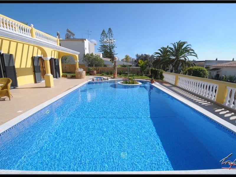 Villa image 2