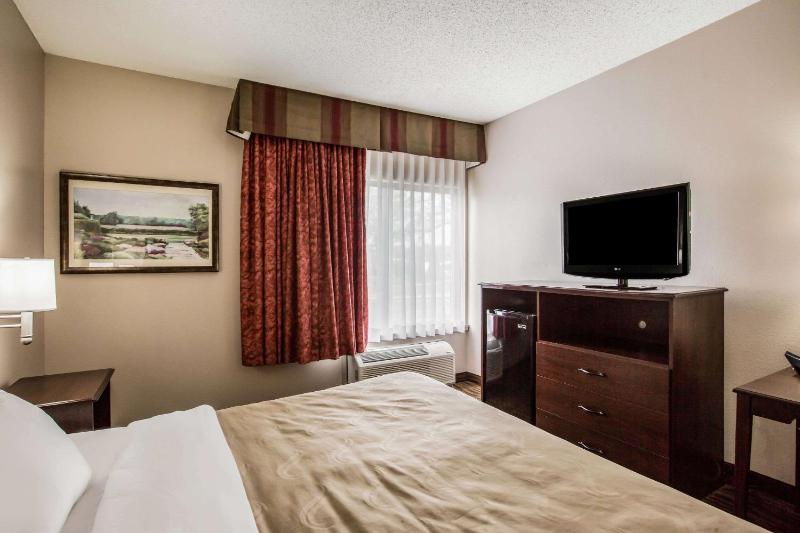 King Suite - Non-Smoking image 2