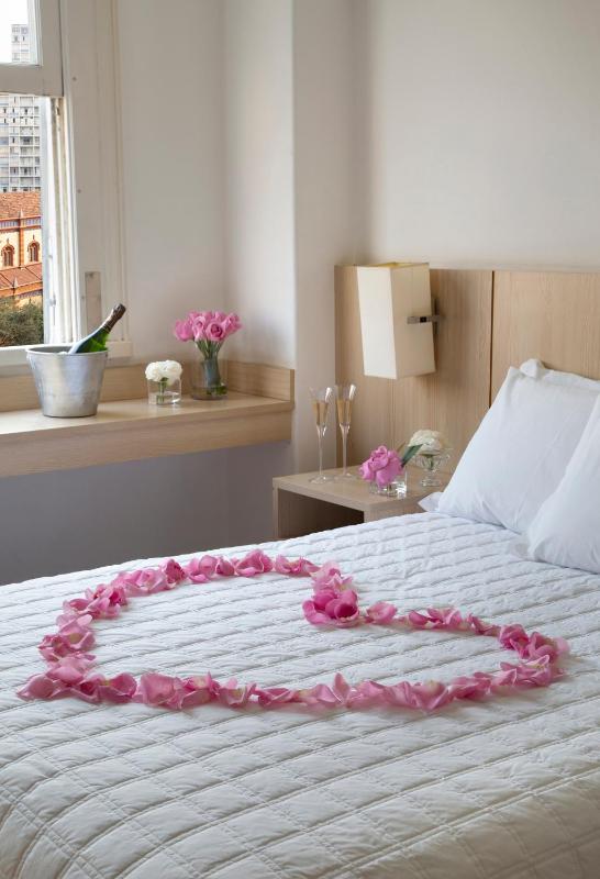 Normandy Hotel - image 9