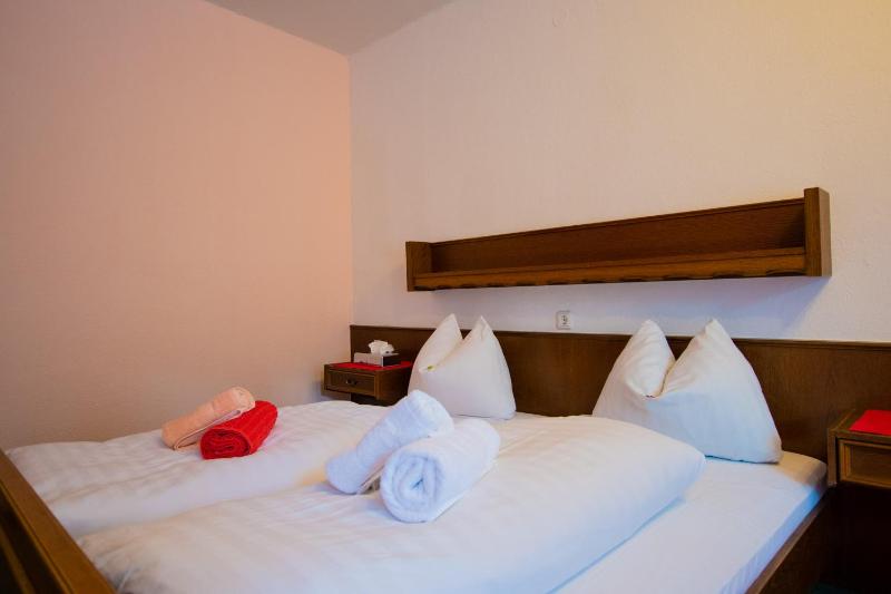 Economy Double Room image 1