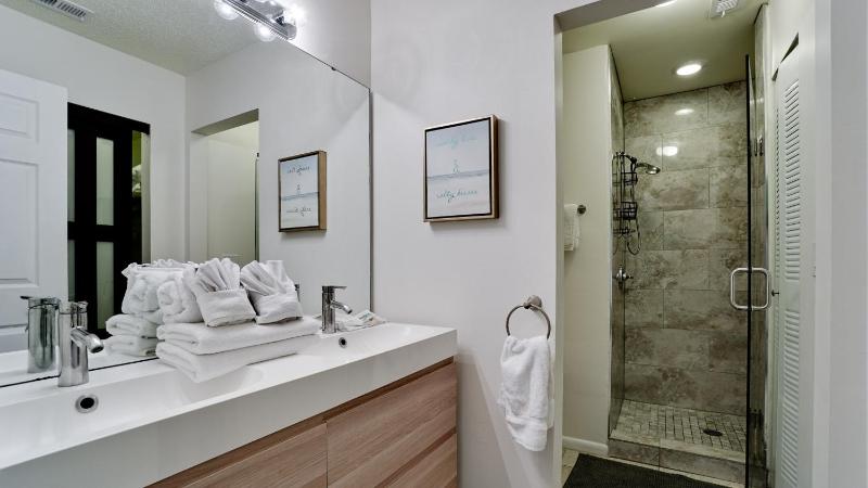 Shorewalk Vacation Villa - image 6