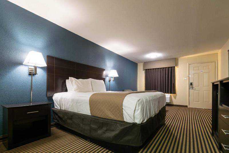 King Room - Non-Smoking image 3