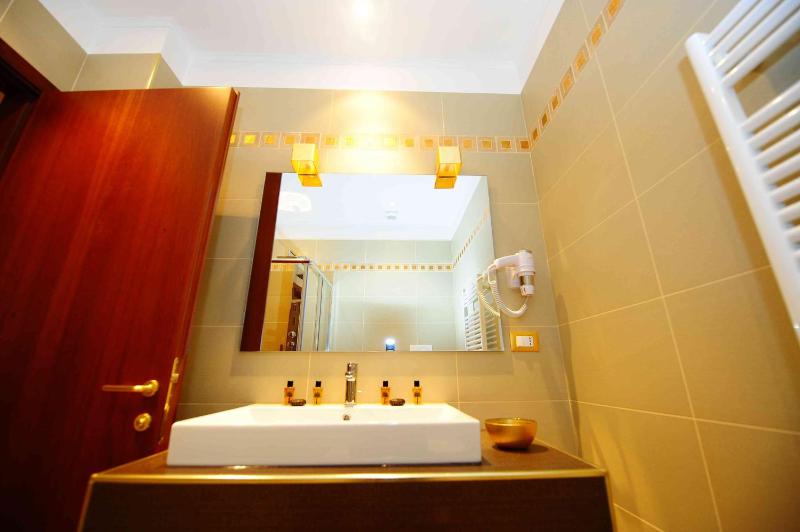 Double or Twin Room image 2