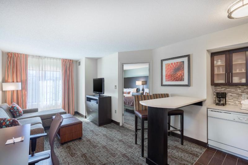 One-Bedroom Suite with Two Double Beds image 3