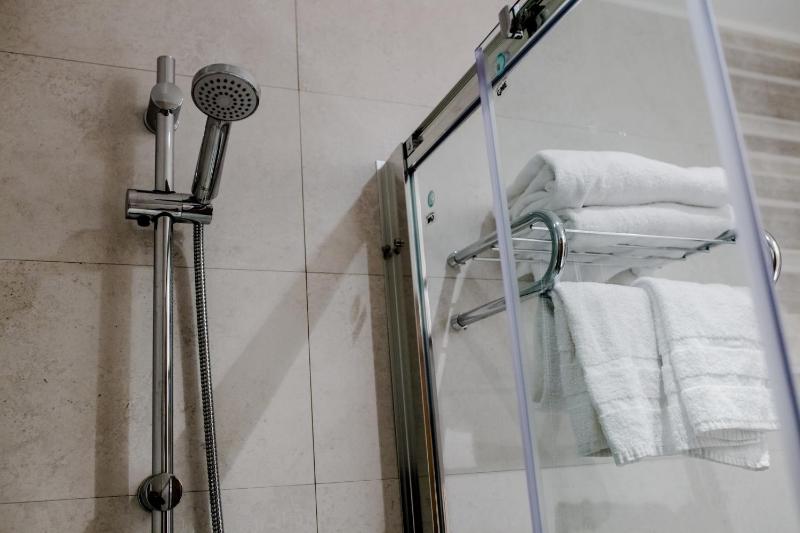 Single Room image 3