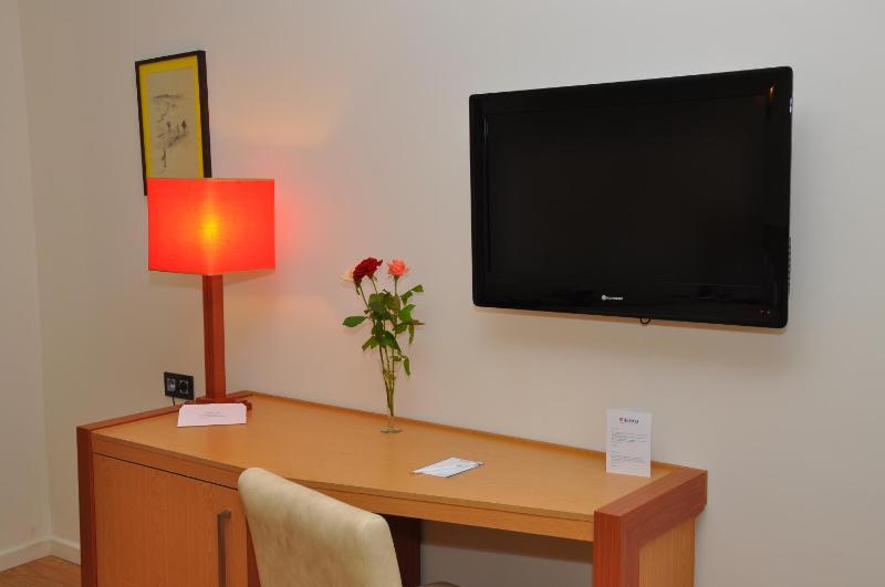 Luxury Single Room image 3