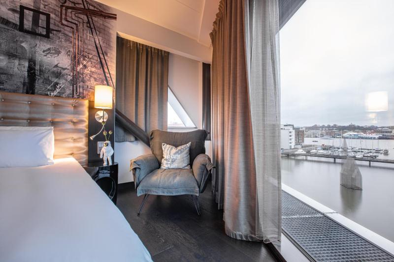 Suite with River View image 3