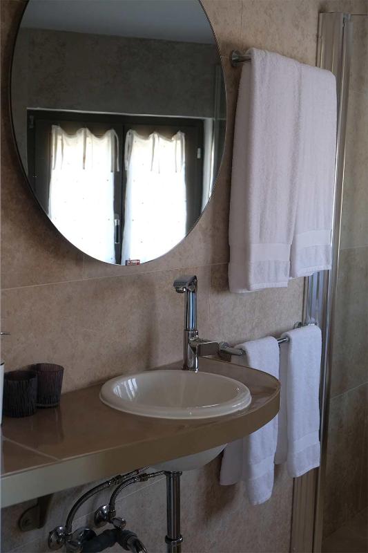 Standard Double Room image 1