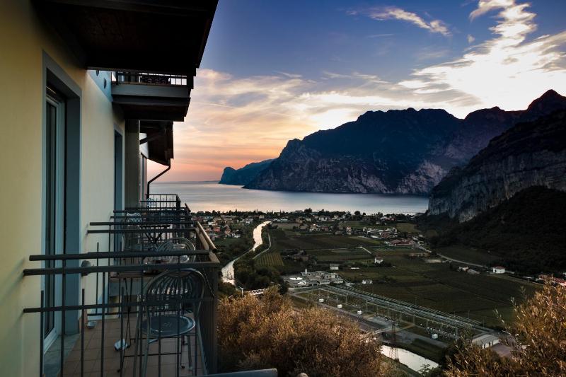Standard Double or Twin Room with Lake View from Balcony image 3