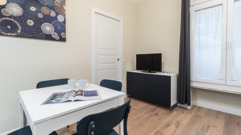 One-Bedroom Apartment image 3